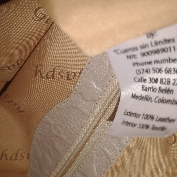 STUNNING AND UNIQUE "GASPY" LEATHER HANDBAG "MOLLY" CREAM COLOR. - Picture 11 of 16